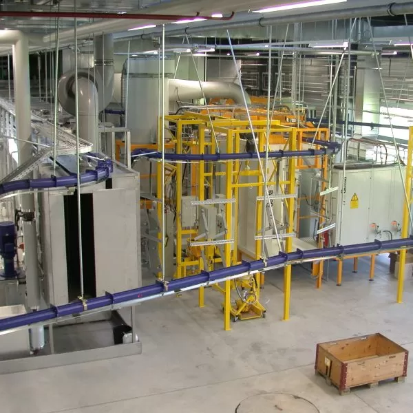 Pulverbeschichtungsanlage beim Peka Metall